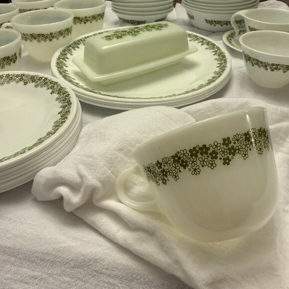 Vintage Corning Pyrex Milk Glass Crazy Daisy Olive Green Dinnerware Set - Picture 1 of 7